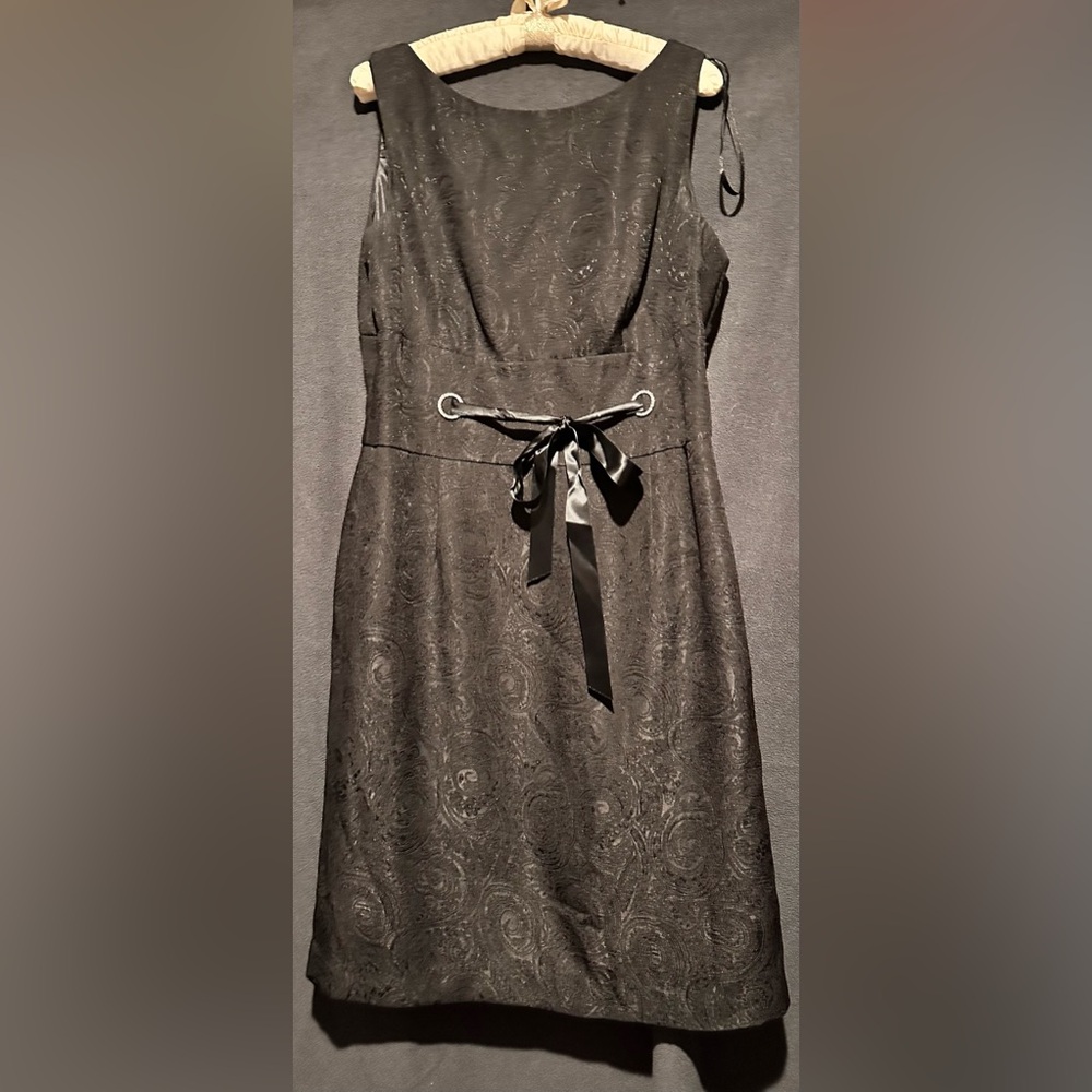 Gorgeous LBD with flair!